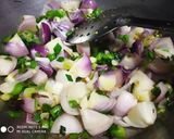 A picture of step 3 of Bhindi masala.