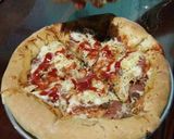 Foto langkah ke 5 dari resep Giant Pizza.