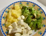 Foto del paso 2 de la receta: Wrap de pollo al curry aguacate, mozzarella y piña