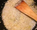 Foto langkah ke 4 dari resep Risotto Stroberi Italia (Risotto alle Fragole).