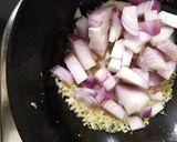 पिझ्झा विथ व्हाईट & रेड सॉस विदाऊट ओवन (no oven pizza recipe in marathi) रेसिपी स्टेप 2 फोटो