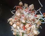 Foto langkah ke 2 dari resep 40. Tumis Toge dan Tahu.