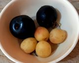 A picture of step 1 of Apricot, pulm and mango juice 🫐🥭🫐🍋🍹🥤.