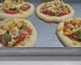 A picture of step 4 of Mini tandori pizza.