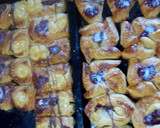 Foto del paso 5 de la receta: Facturas con dulce de membrillo, pastelera y dulce de leche