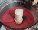 Foto langkah ke 3 dari resep Strawberry Ice Blend.