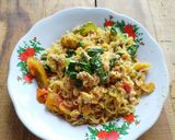 Foto langkah ke 3 dari resep Mie Goreng (Instan) Tek-tek.