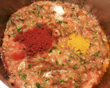 Foto del paso 7 de la receta: Salsa de tomate casera picante, con aceitunas y jengibre rosa.