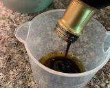 صورة لخطوة 2 من وصفة سلطة الفراولة بالسبانخ 🍓🌿