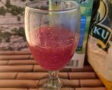 Foto langkah ke 3 dari resep Milk Strawberry Coffee.