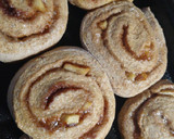 Foto del paso 6 de la receta: Roll de harina integral y manzana 🍎