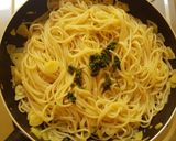 Foto langkah ke 3 dari resep Spaghetti Aglio Olio.