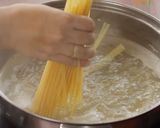 A picture of step 5 of Shrimp Pasta with Shitake Mushroom.
