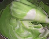 Foto langkah ke 3 dari resep Ciffon Cake Pandan Menul Lembut tanpa pengembang.