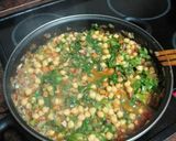 Foto del paso 9 de la receta Guiso de garbanzos con acelgas y solomillo de cerdo