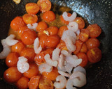 Foto del paso 4 de la receta: Espaguetis con tomate cherry y marisco