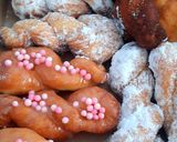 Foto langkah ke 7 dari resep Kkwabaegi korean twisted doughnuts.