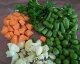 A picture of step 1 of Boiled mix vegetables.