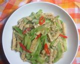 Foto langkah ke 2 dari resep Tumis Labu Siam Tempe.