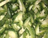 करेला भुजिया (Karela Bhujiya Recipe in Hindi) रेसिपी चरण 3 फोटो