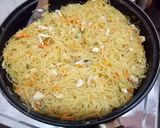 Foto langkah ke 4 dari resep Pastel Bihun Ayam Renyah.