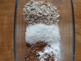 Budín rápido de avena y cacao (en microondas)