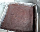 Foto langkah ke 6 dari resep Brownies Kukus Lapis Keju.