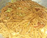 Foto langkah ke 5 dari resep Mie Gomak Siram Bumbu Kacang / Mie Caluek.