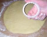 A picture of step 2 of Chocolate filled donut buns.