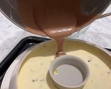 Foto del passaggio 7 della ricetta Ciambella Nuvoletta bicolore (sofficissima) ☁️🍋🍫