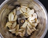 A picture of step 2 of Baingan ka aachar- Goanese Brinjal pickle.