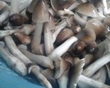 Hình bước làm 1 của món Nấm mối kho tiêu