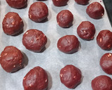 Foto del paso 4 de la receta: Galletas Red Velvet con chocolate blanco