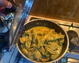 Foto langkah ke 6 dari resep Ayam Ungkep Bumbu Kuning.