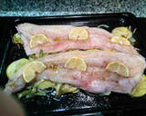Foto del paso 1 de la receta: Merluza al horno con falso caviar de aceitunas rellenas de anchoa