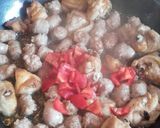 Foto del paso 4 de la receta: Arroz con pollo y salchichas