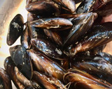 Foto del paso 1 de la receta: Mejillones al vapor con un toque de pimentón