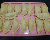 Foto langkah ke 5 dari resep Pastel Isi Bengkuang.