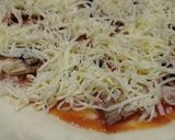 Foto langkah ke 4 dari resep Homemade Pizza.