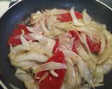 Foto del paso 2 de la receta: Lomos de atún en salsa de pimientos piquillo