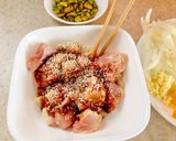 Hình bước làm 1 của món Gà xào hạt dẻ