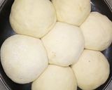 A picture of step 7 of Chicken stuffed buns.