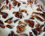 A picture of step 1 of Dates Kheer.