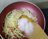 Gambar langkah 3 resipi Tumis Betik Muda.