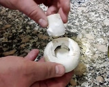 Foto del paso 1 de la receta: Champiñones rellenos con gambas