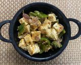 A picture of step 3 of Capsicum paneer sabzi.