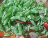 Foto langkah ke 3 dari resep Tumis Wortel Buncis Bakso.