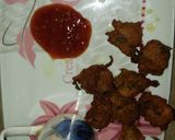 A picture of step 4 of Piaz pakoray.