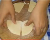 A picture of step 5 of Mahamri / Maandazi.