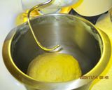 Aszalt gyümölcsös kuglóf recept fázis 2 fotója